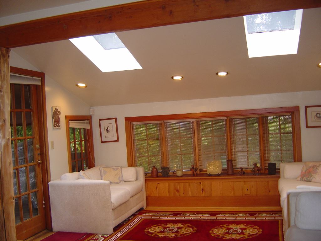 20240719-205302991-93ed-8d2579166647_Sun Room (5).jpg